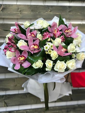 Букет цветов из: Розы и Хризантемы в Соликамске